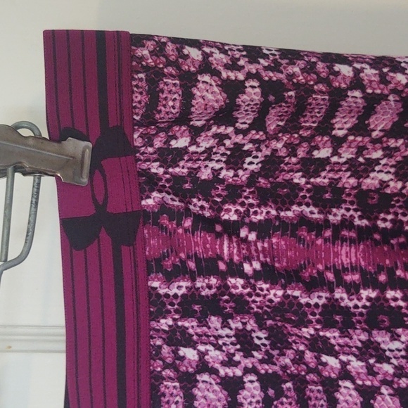 Under Armour Purple Snakeskin Spandex Bike Shorts Sz L? - Picture 2 of 4